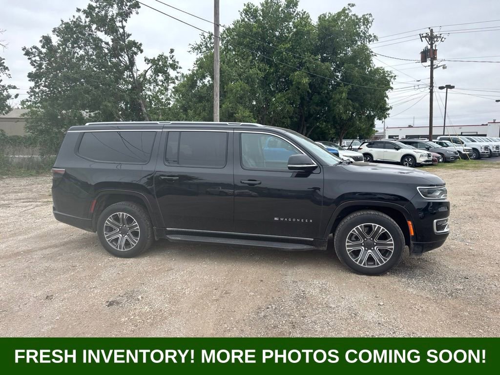Used 2024 Jeep Wagoneer L Series II w/ Flexible Seating Group RWD image 2
