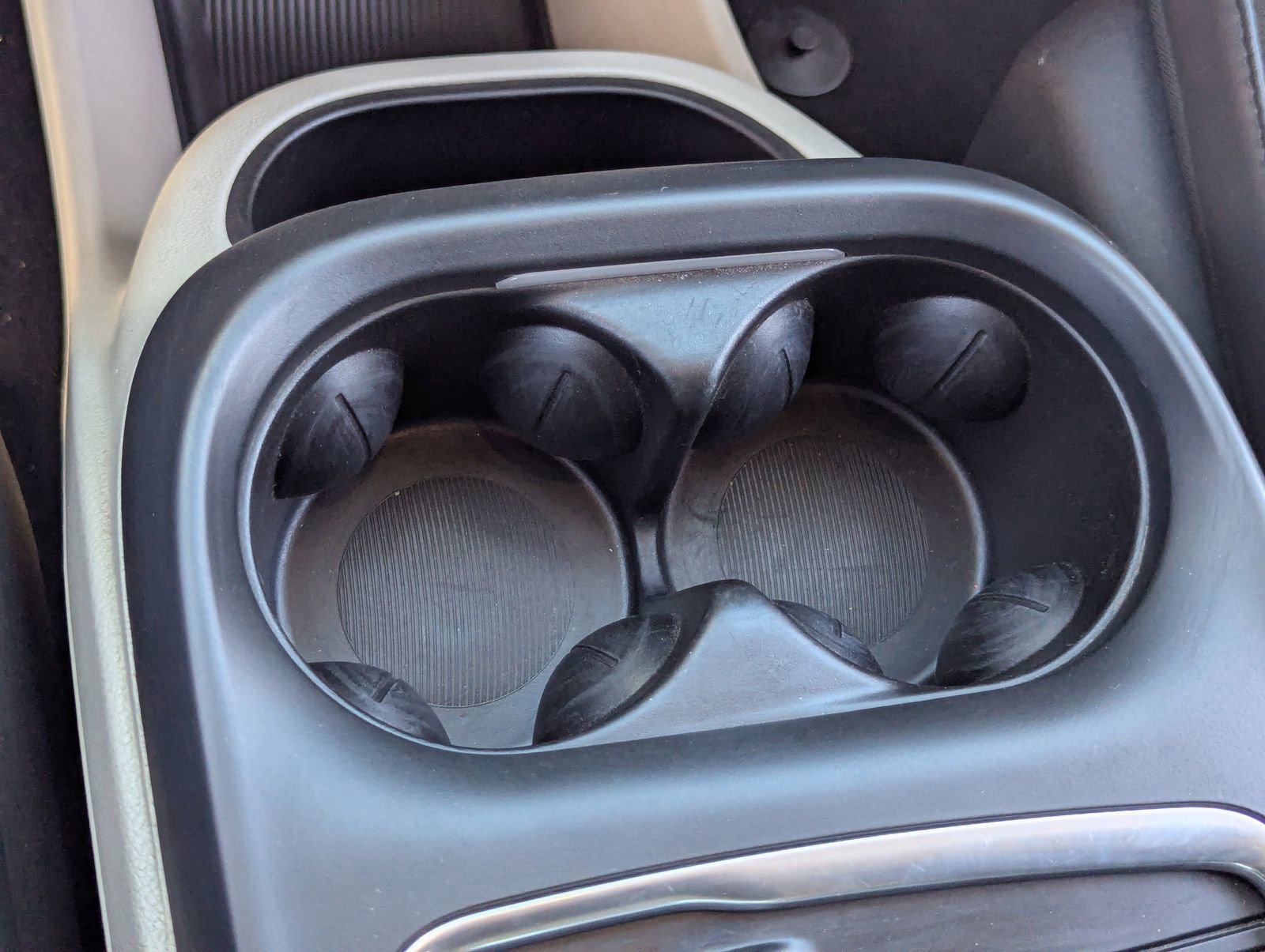 Used 2023 Chrysler Pacifica Touring-L image 25