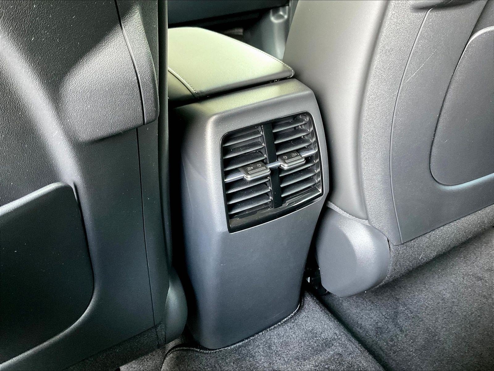 Used 2024 Kia Niro EX FWD image 10