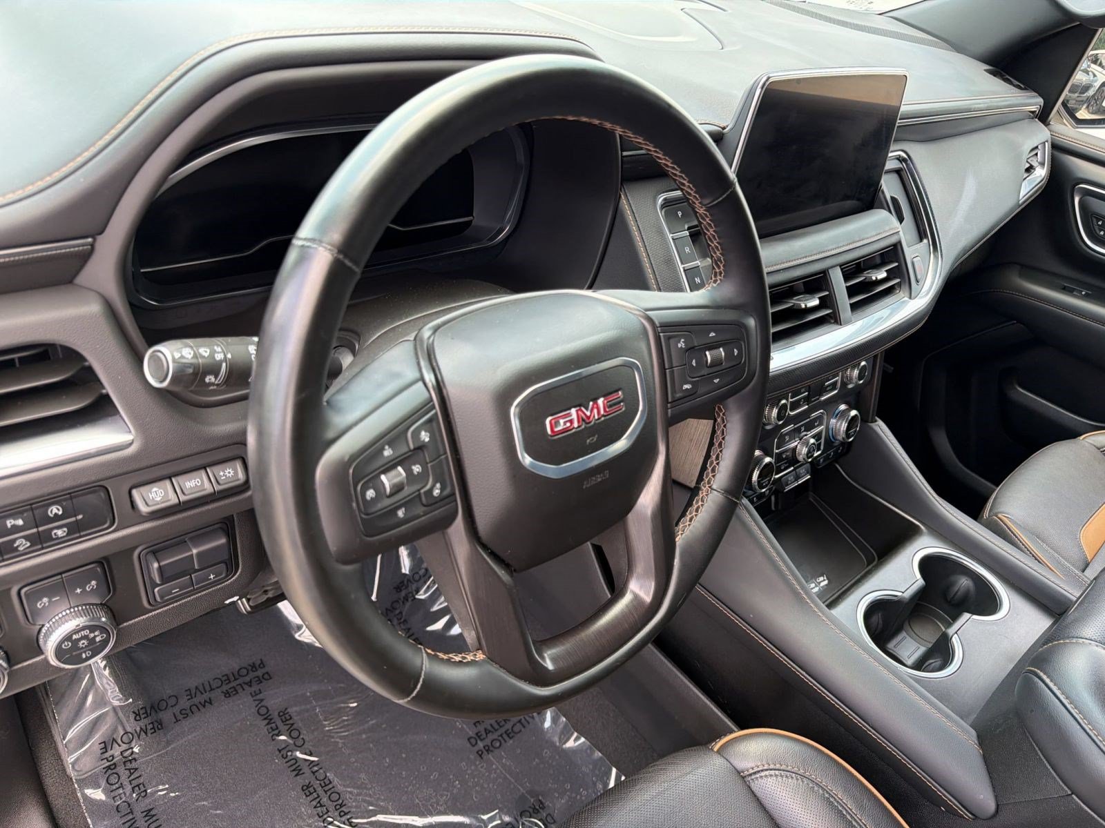 Used 2024 GMC Yukon AT4 w/ AT4 Premium Plus Package AWD/4WD image 4