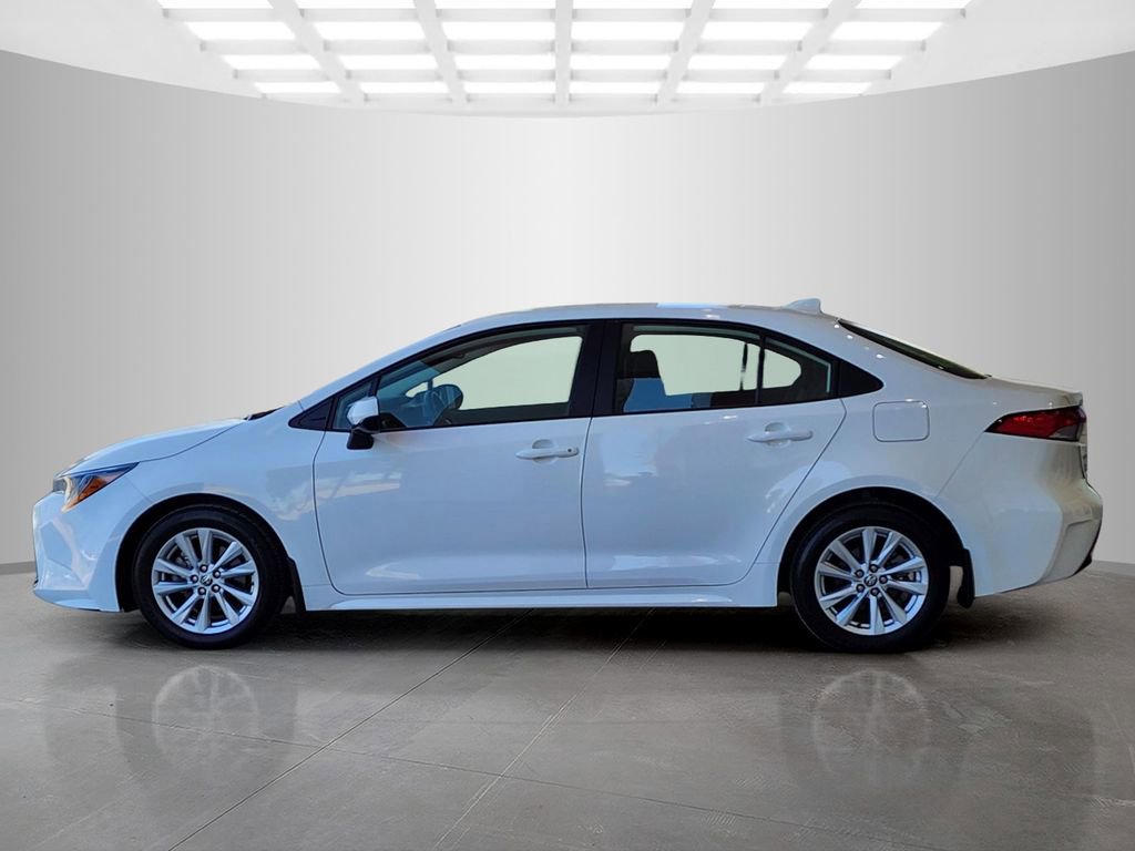 Used 2025 Toyota Corolla LE w/ LE Premium Package image 8