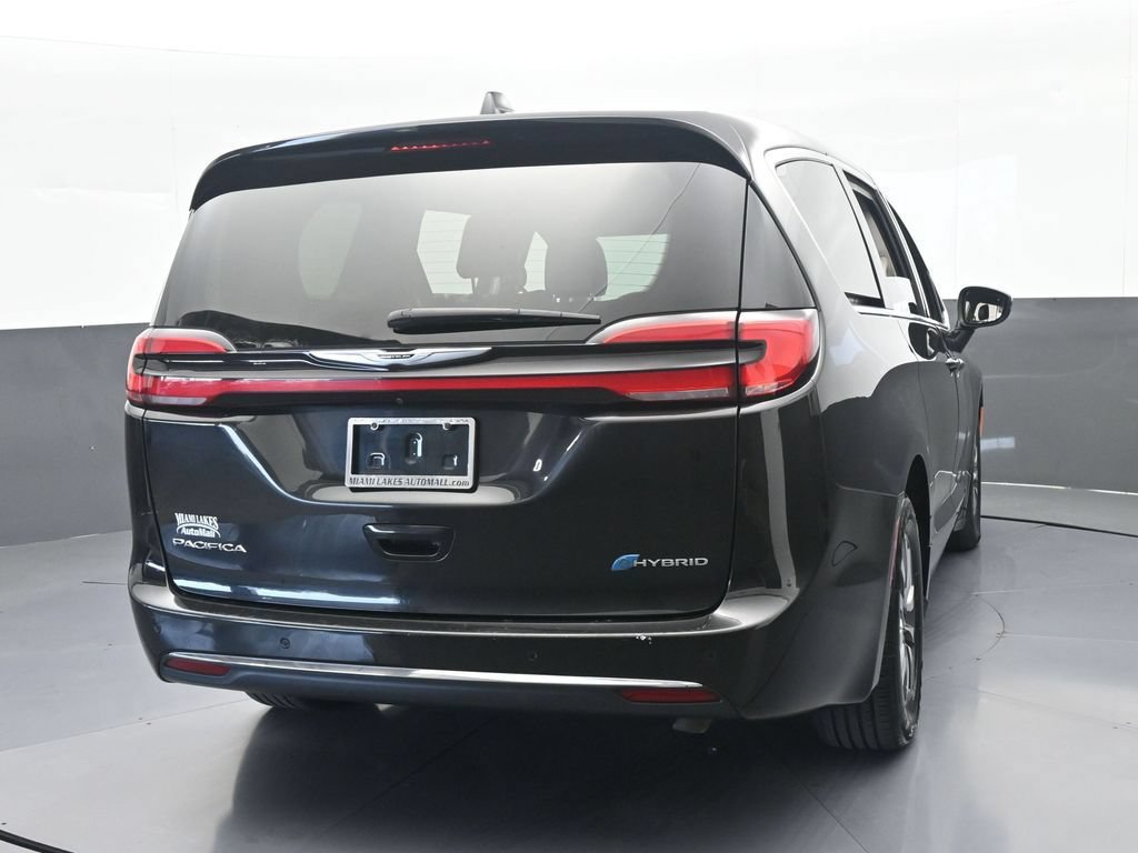 Used 2023 Chrysler Pacifica Touring-L FWD image 5