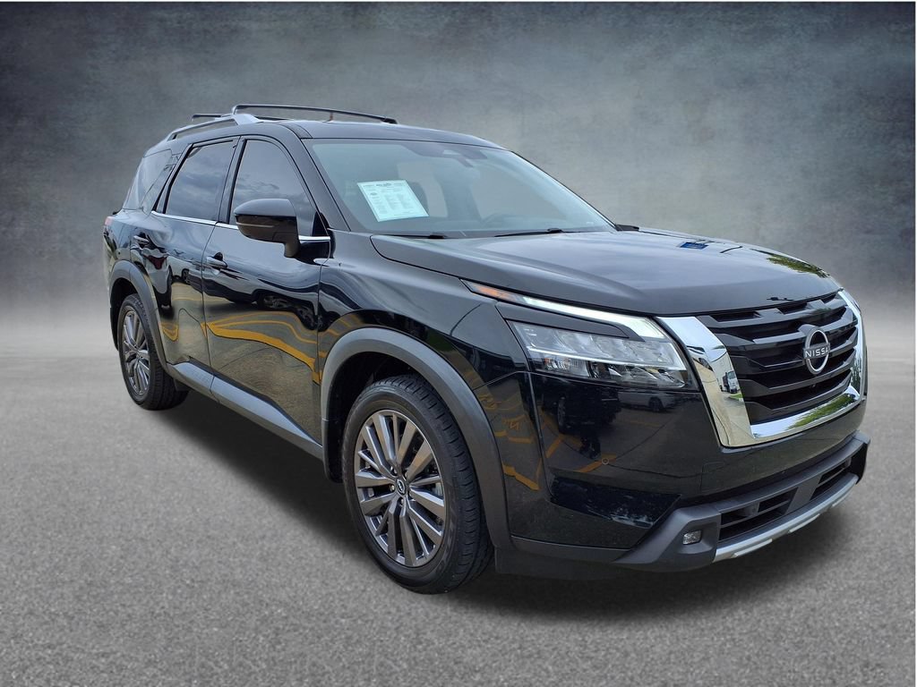 Used 2022 Nissan Pathfinder SL w/ SL Premium Package FWD image 4