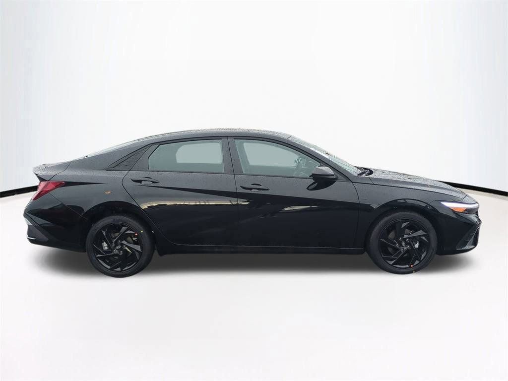 New 2026 Hyundai Elantra Sport image 4