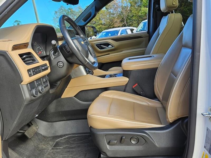 Used 2021 Chevrolet Tahoe Premier w/ Premium Package image 6