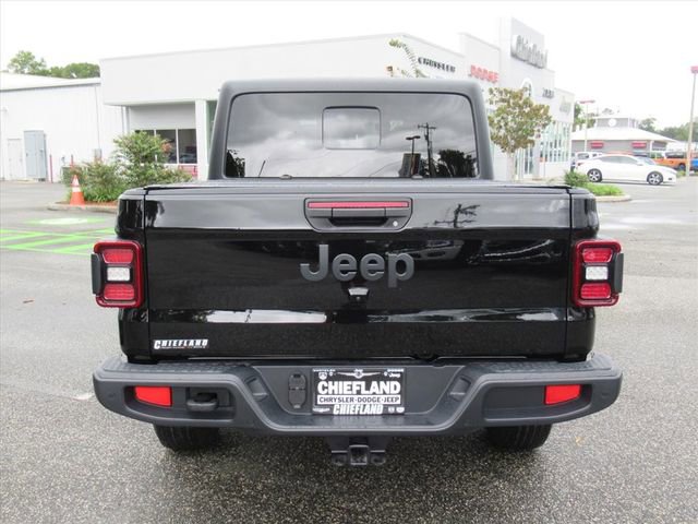Used 2024 Jeep Gladiator Sport image 5