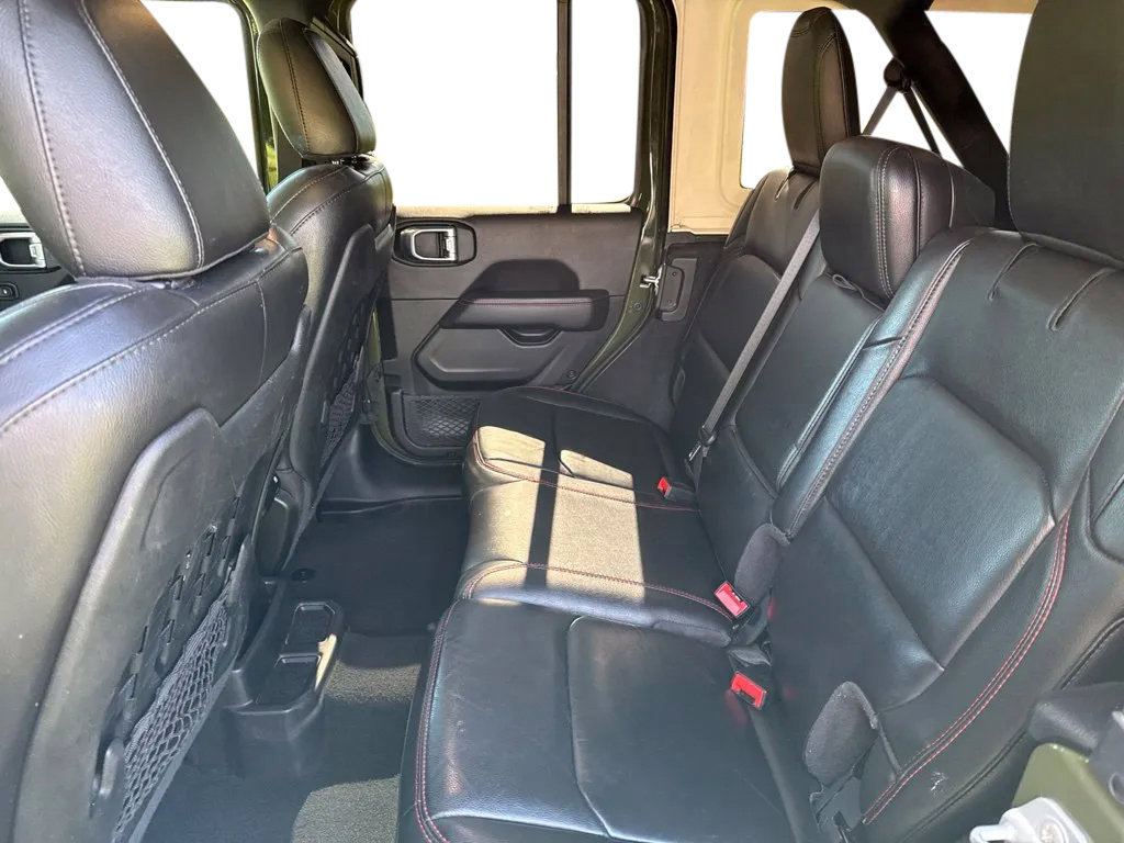 Used 2022 Jeep Wrangler Unlimited Rubicon w/ LED Lighting Group AWD/4WD image 29