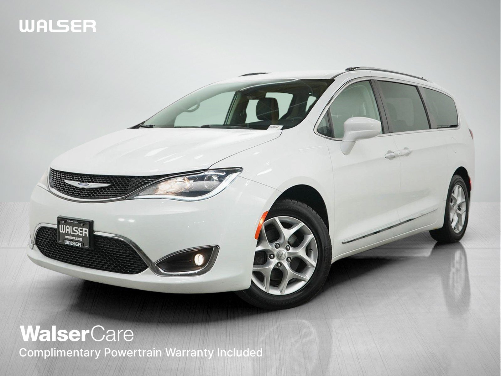 Used 2018 Chrysler Pacifica Touring-L w/ Tire & Wheel Group FWD image 1
