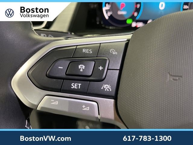 Used 2025 Volkswagen Atlas Cross Sport SE w/ Panoramic Sunroof Package image 17