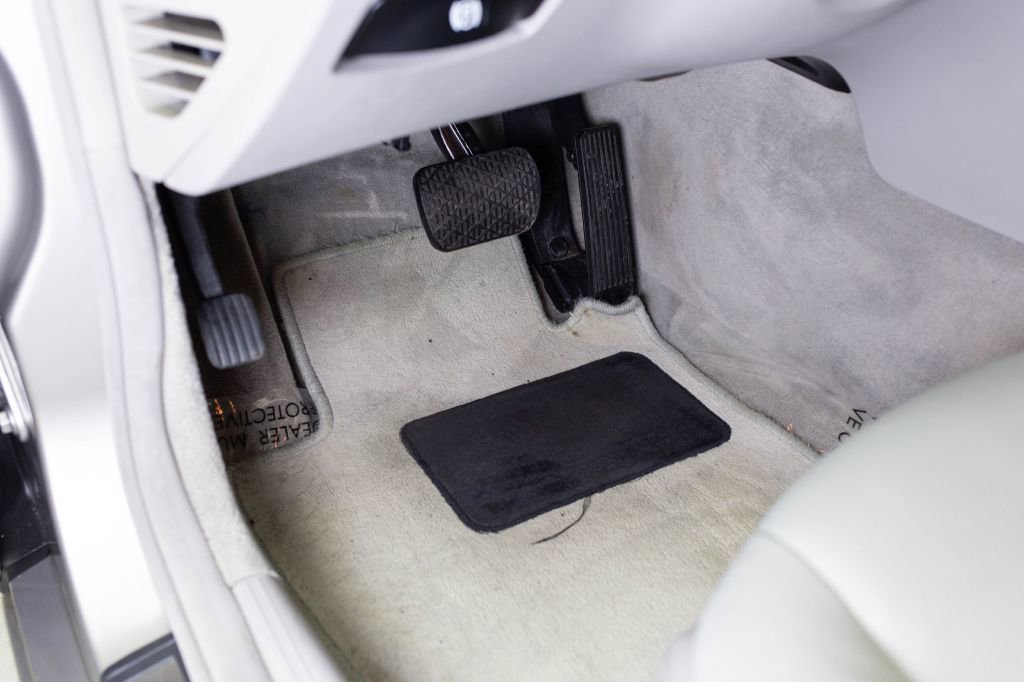 Used 2005 Mercedes-Benz E 500 Sedan w/ Lighting Pkg image 21