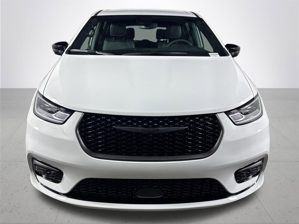 New 2026 Chrysler Pacifica Select image 3