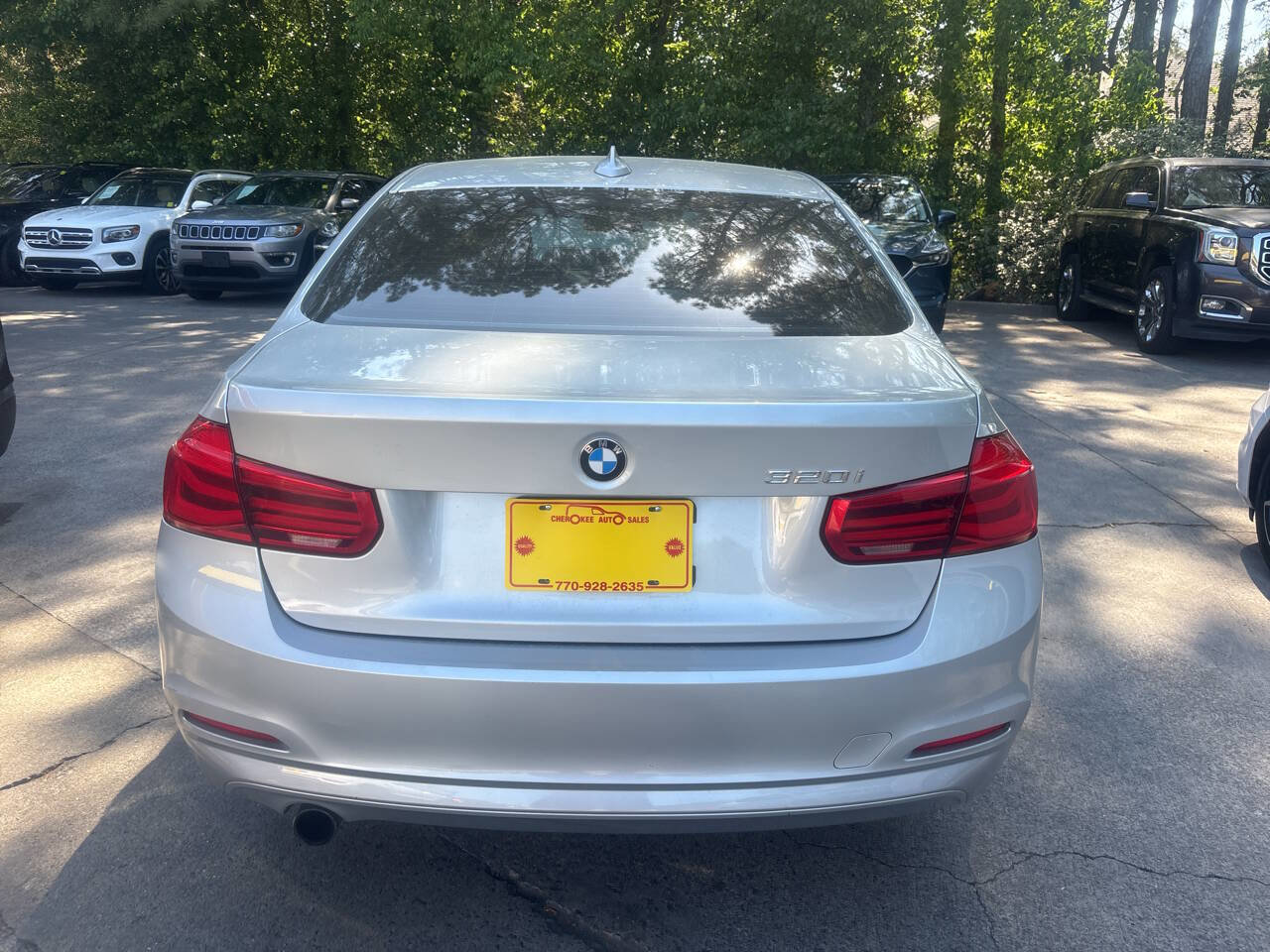 Used 2016 BMW 320i Sedan RWD image 6