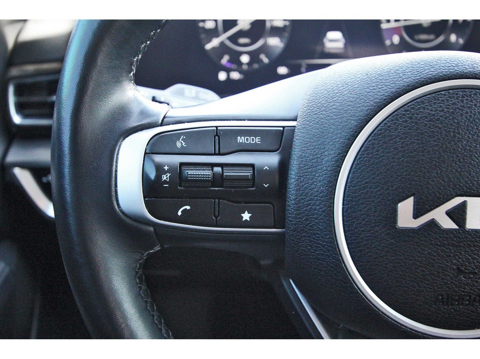 Certified 2023 Kia Sportage SX image 16