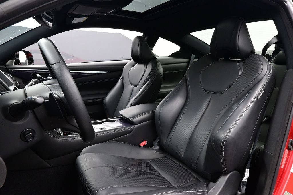Used 2018 INFINITI Q60 Red Sport 400 AWD/4WD image 5