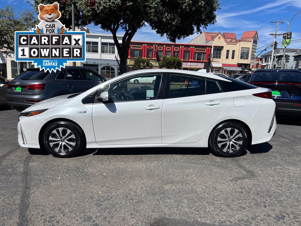 Certified 2022 Toyota Prius Prime XLE FWD image 2