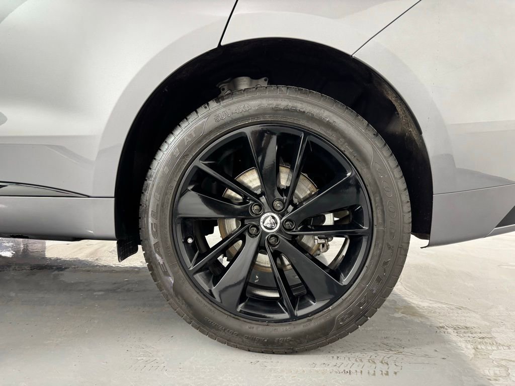 Used 2025 Jaguar F-PACE R-Dynamic S image 35