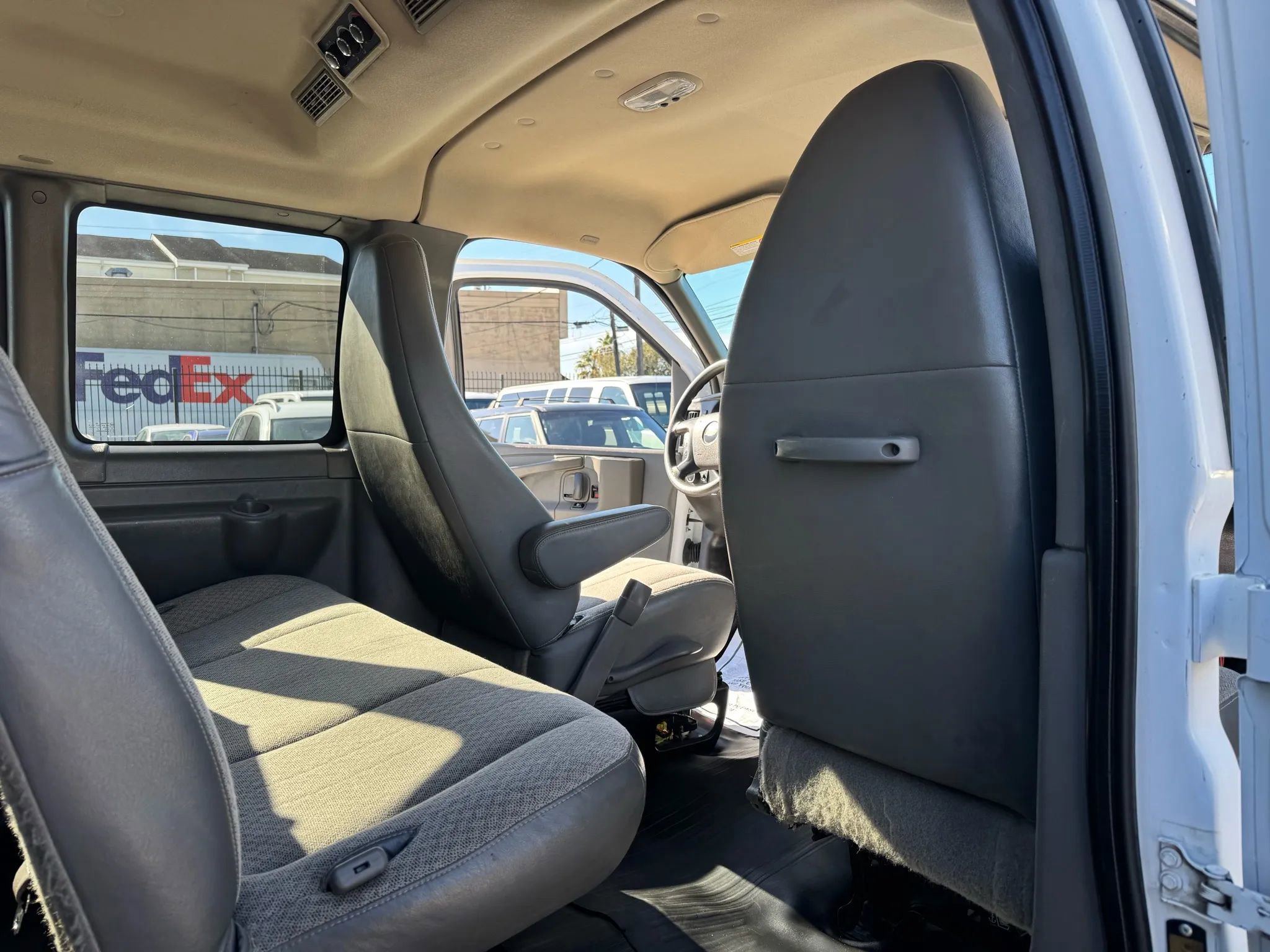 Used 2014 Chevrolet Express 2500 LS image 33