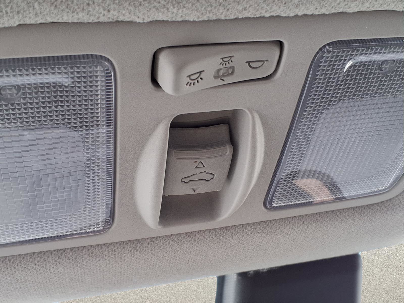 Used 2023 Hyundai Venue SEL w/ Cargo Package image 16