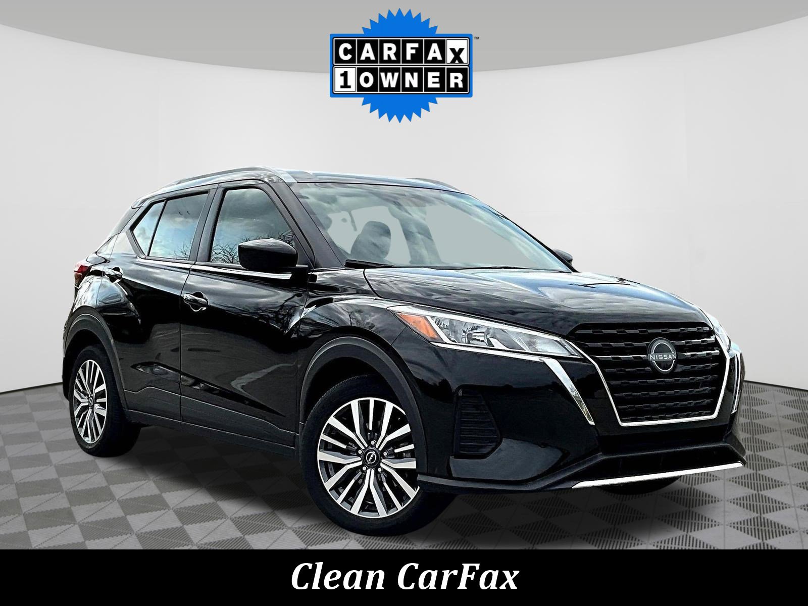 Used 2024 Nissan Kicks SV image 3