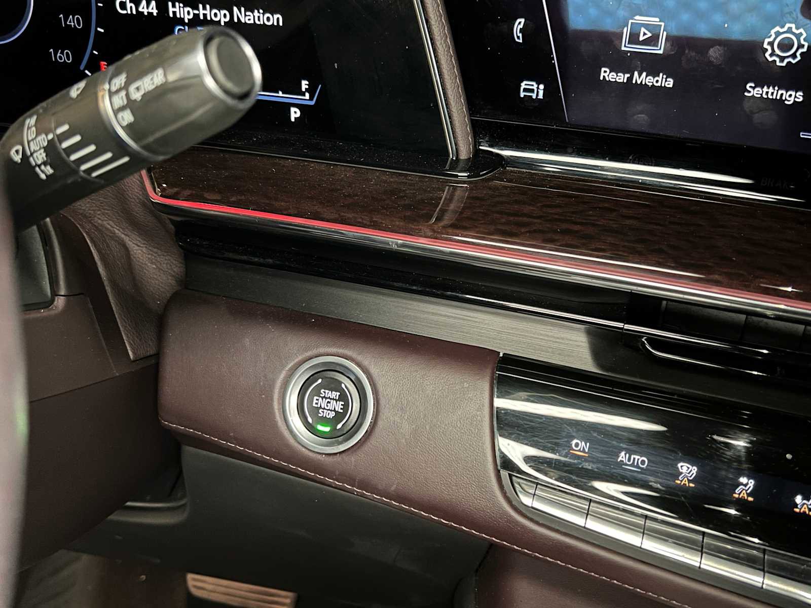 Used 2023 Cadillac Escalade Sport Platinum AWD/4WD image 33