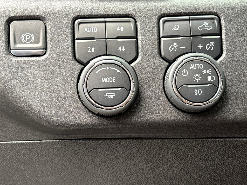 Used 2024 Chevrolet Silverado 2500 High Country w/ High Country Premium Package image 13