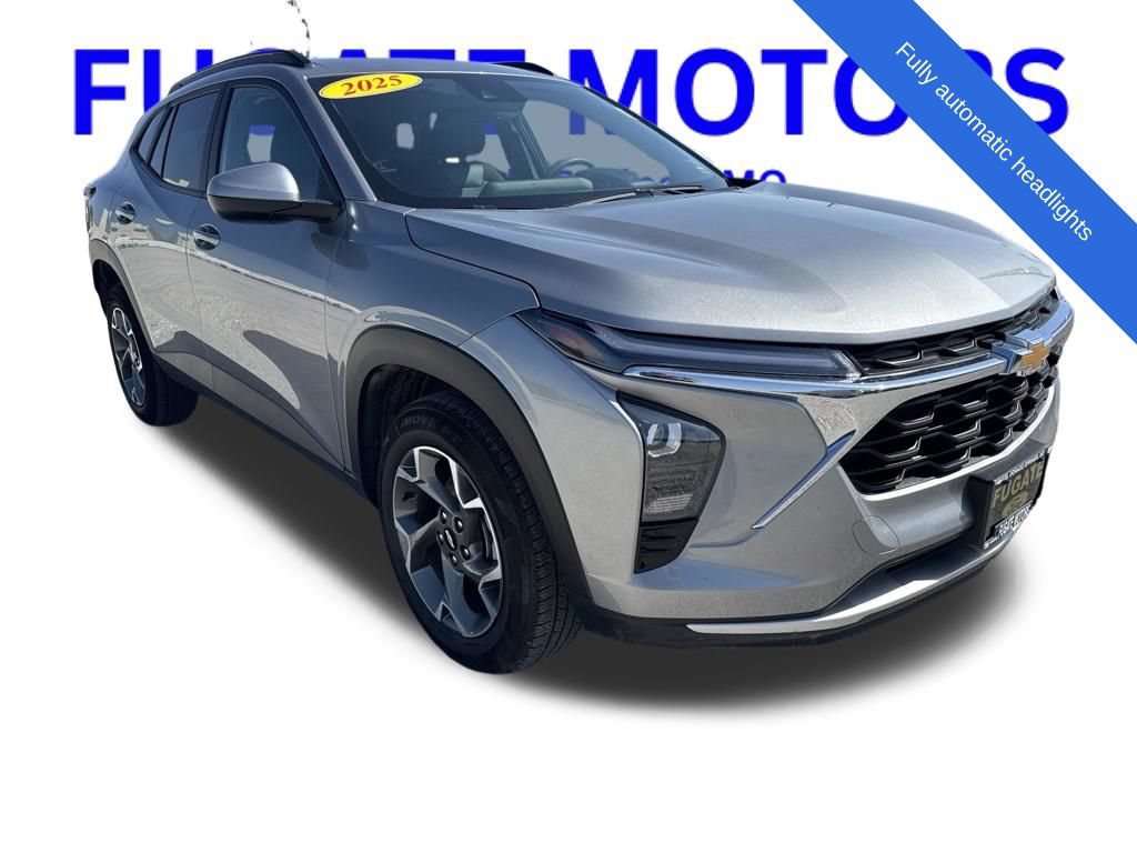 Used 2025 Chevrolet Trax LT FWD image 10