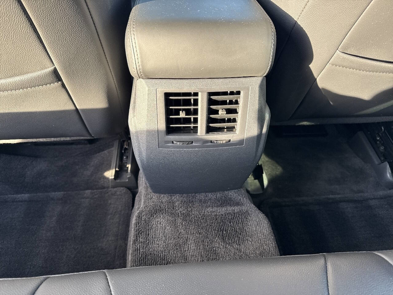 Used 2010 Chrysler 300 Touring image 24