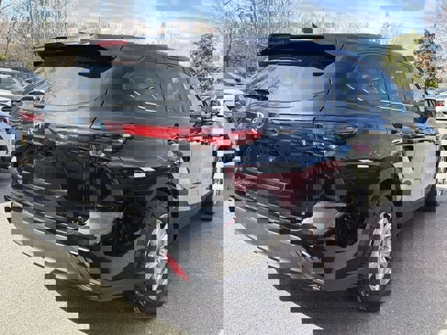 Used 2024 Toyota Highlander LE image 8