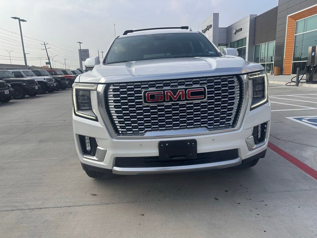 Used 2024 GMC Yukon Denali w/ Denali Reserve Package RWD image 3