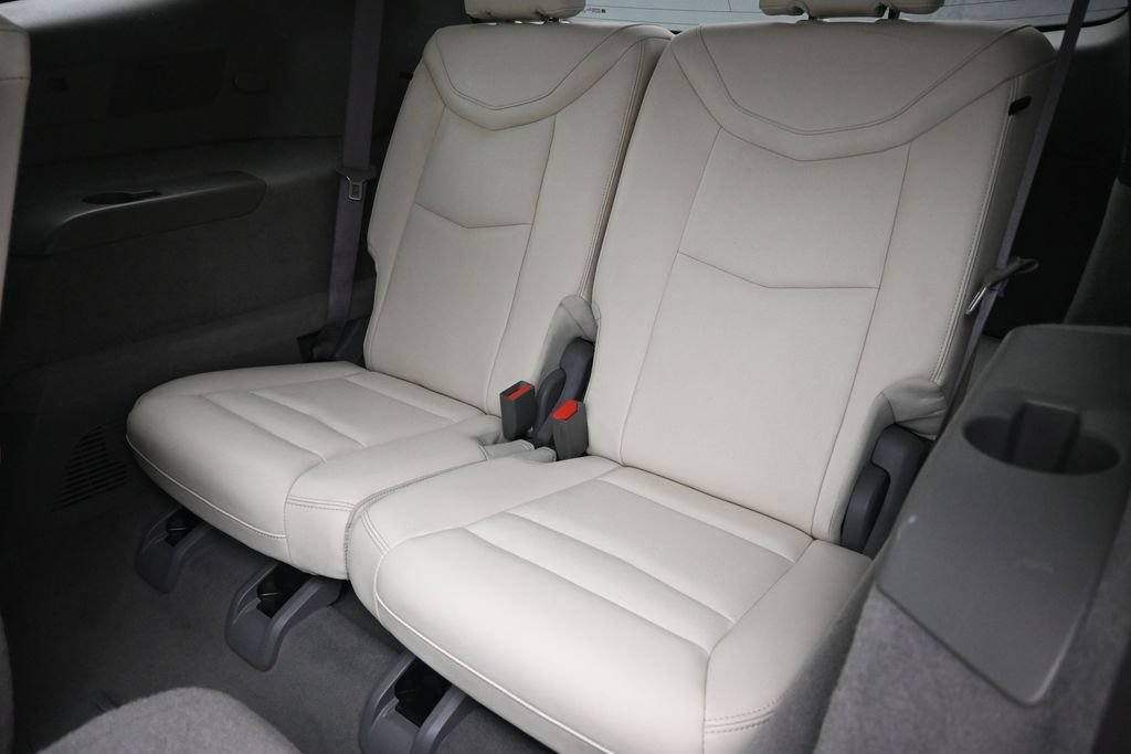 Used 2022 Cadillac XT6 Premium Luxury w/ Technology Package FWD image 22
