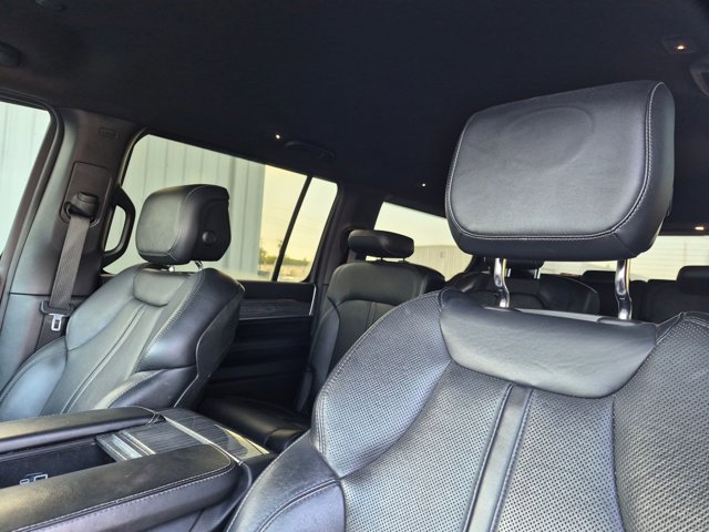 Used 2022 Jeep Wagoneer Series III AWD/4WD image 14