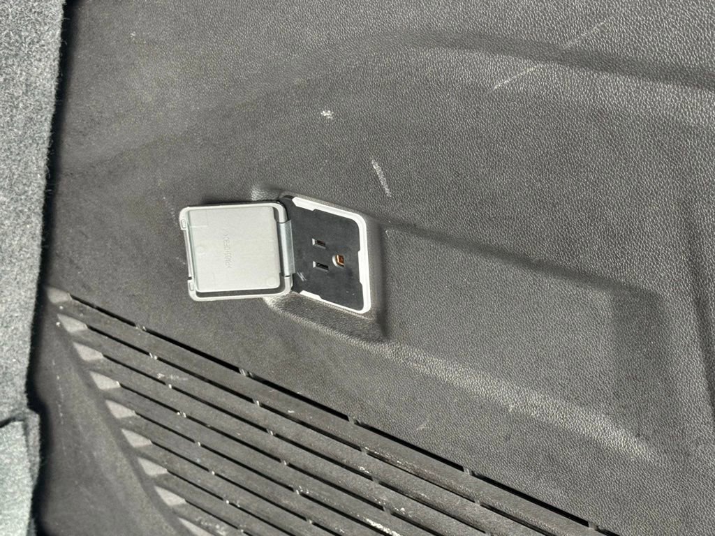 Used 2021 GMC Yukon SLE image 11