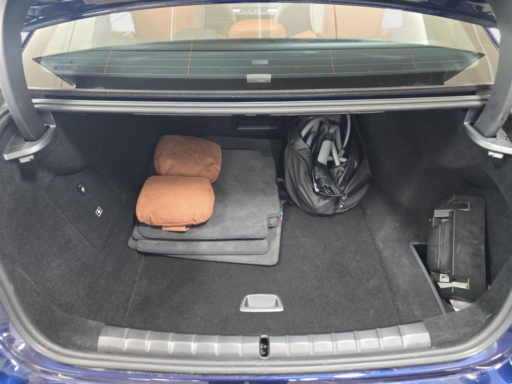 Used 2023 BMW i7 xDrive60 image 30