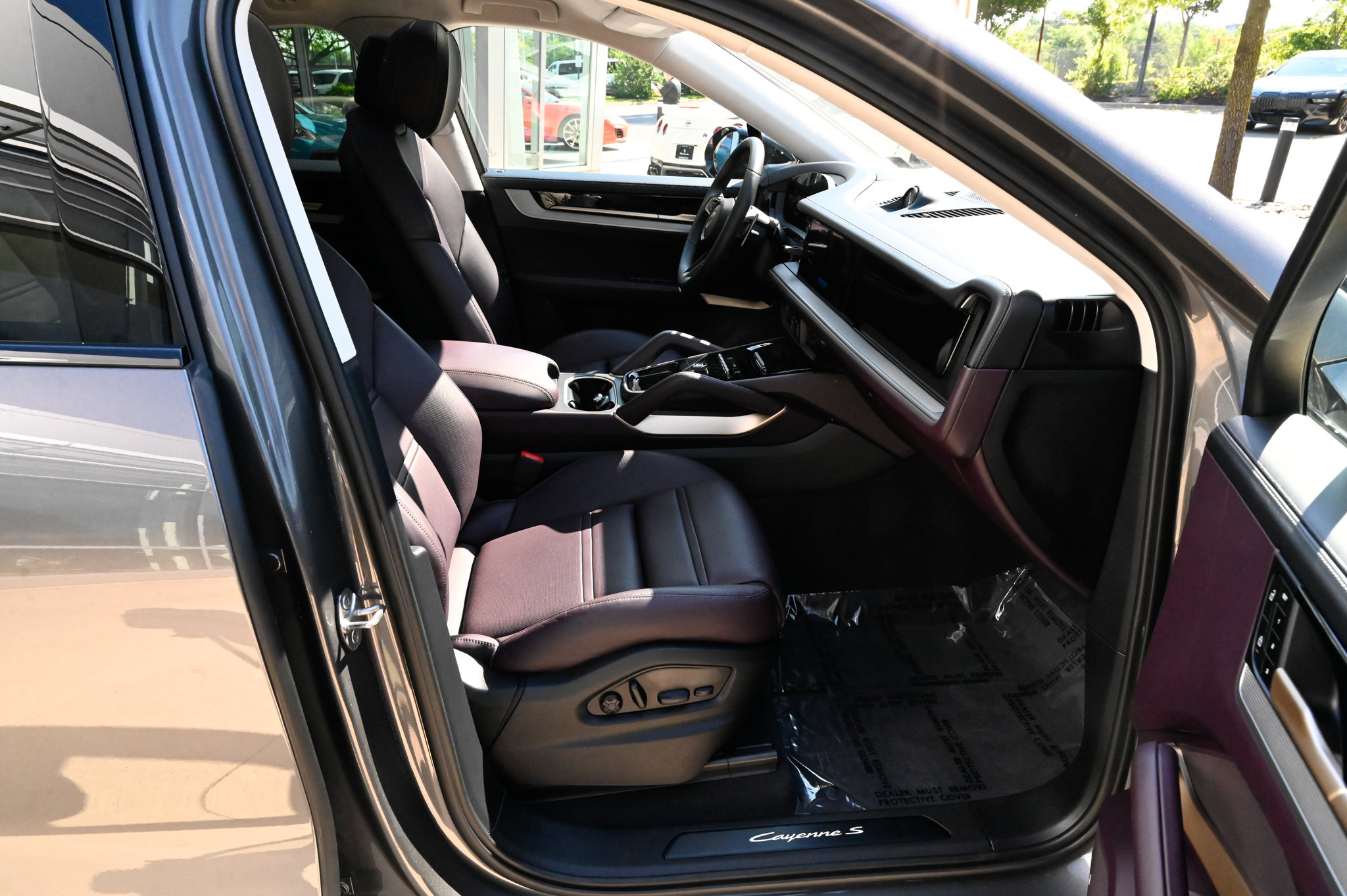 Used 2025 Porsche Cayenne S AWD/4WD image 55