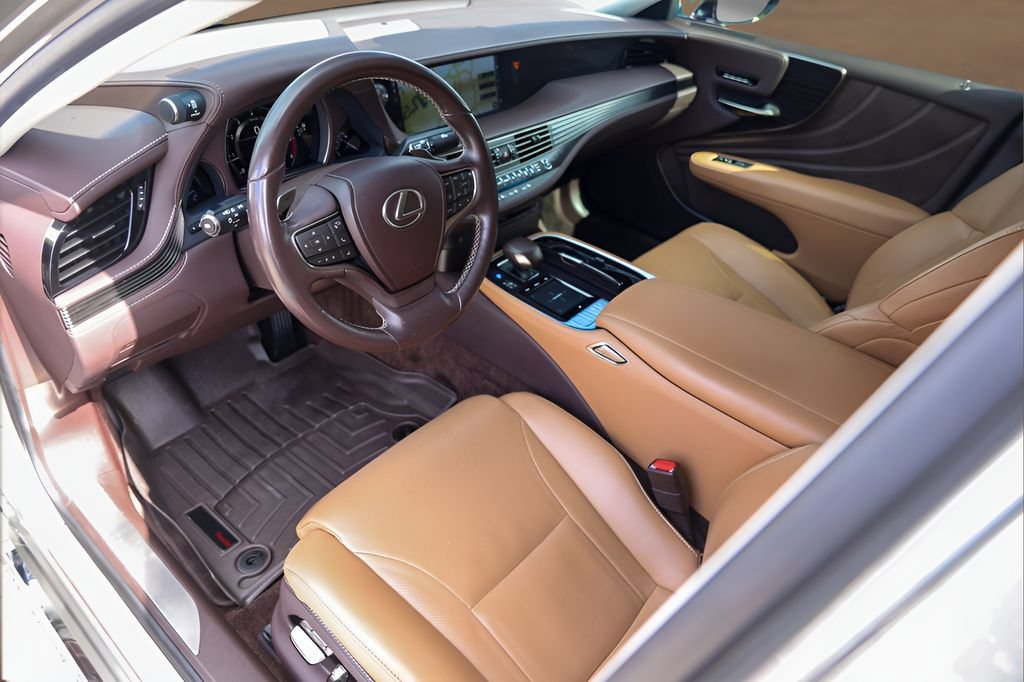 Used 2018 Lexus LS 500 w/ Accessory Package (Z2) RWD image 10