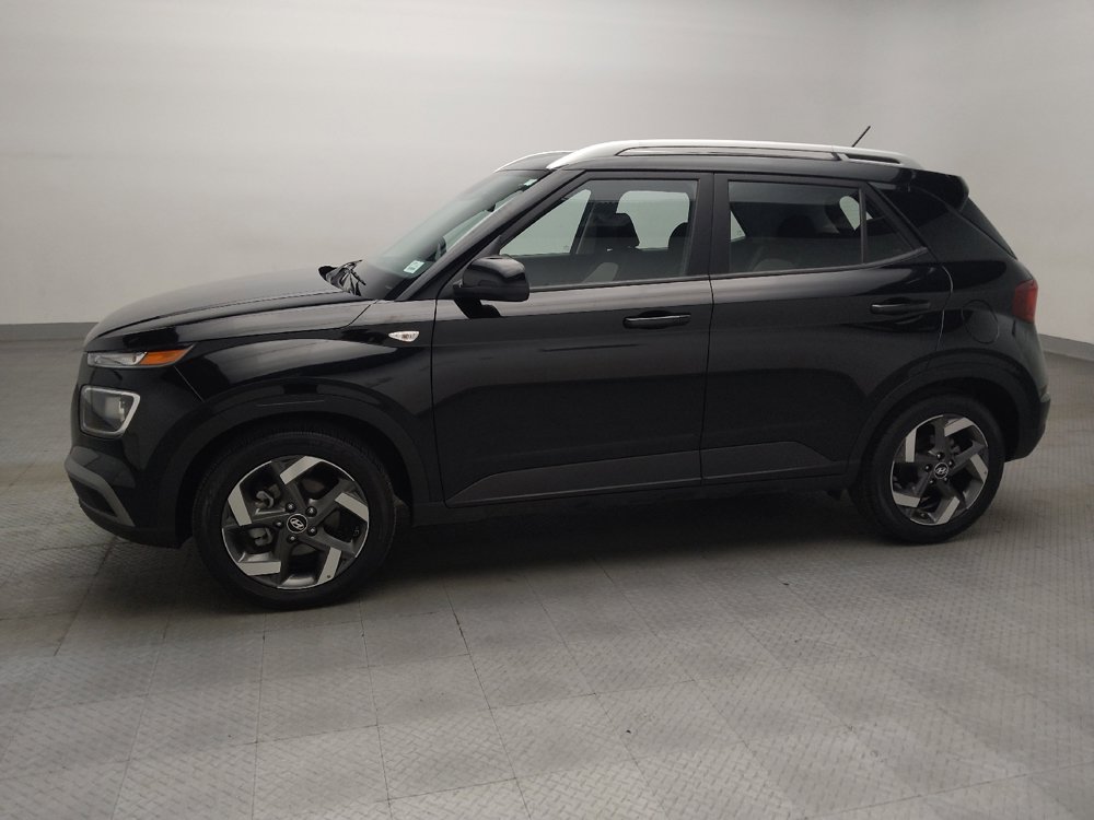 Used 2025 Hyundai Venue SEL FWD image 2