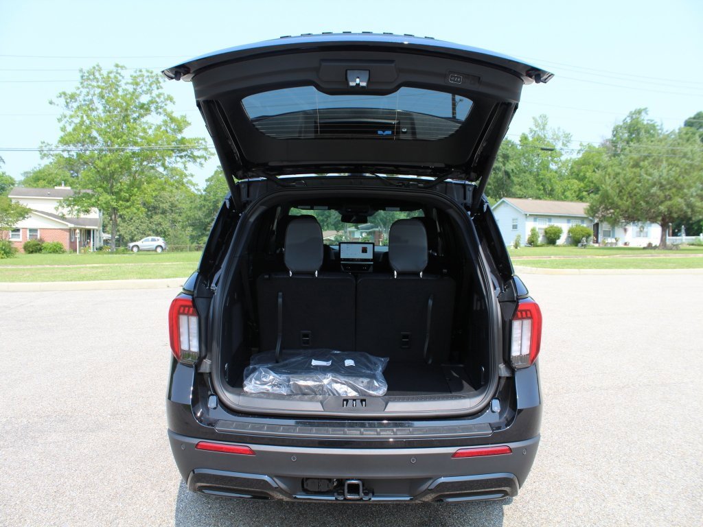 New 2025 Ford Explorer ST-Line w/ Premium Package image 14