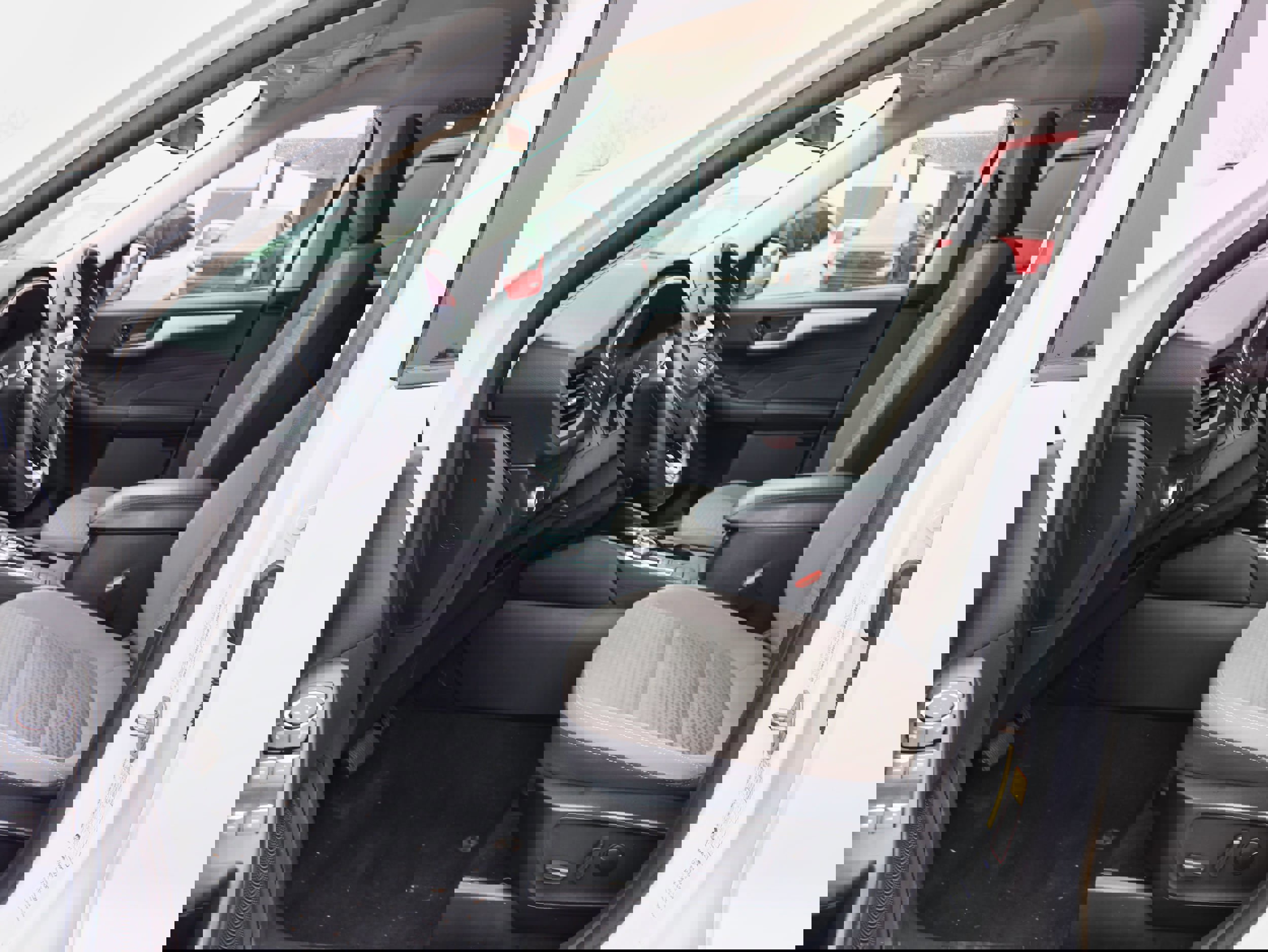 Used 2022 Ford Escape SE w/ Cold Weather Package image 10