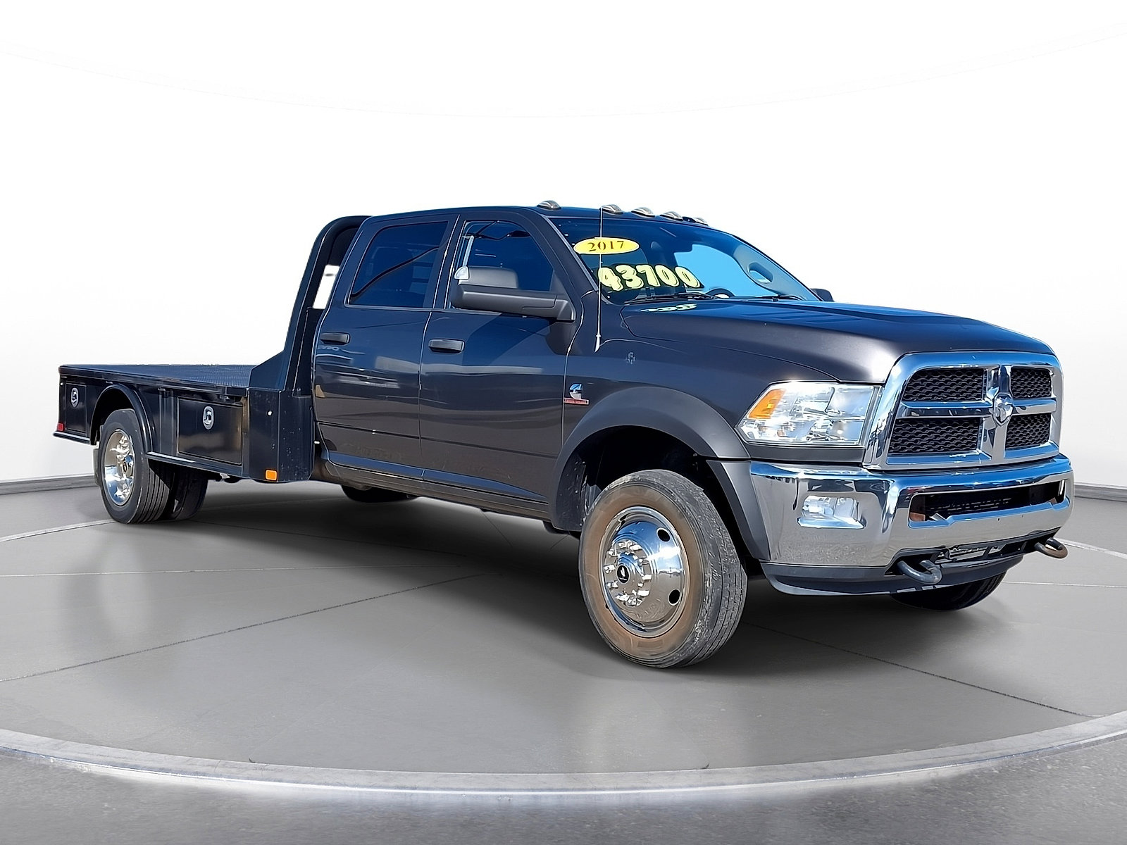 Used 2017 RAM 5500 Tradesman w/ Max Tow Package RWD image 1