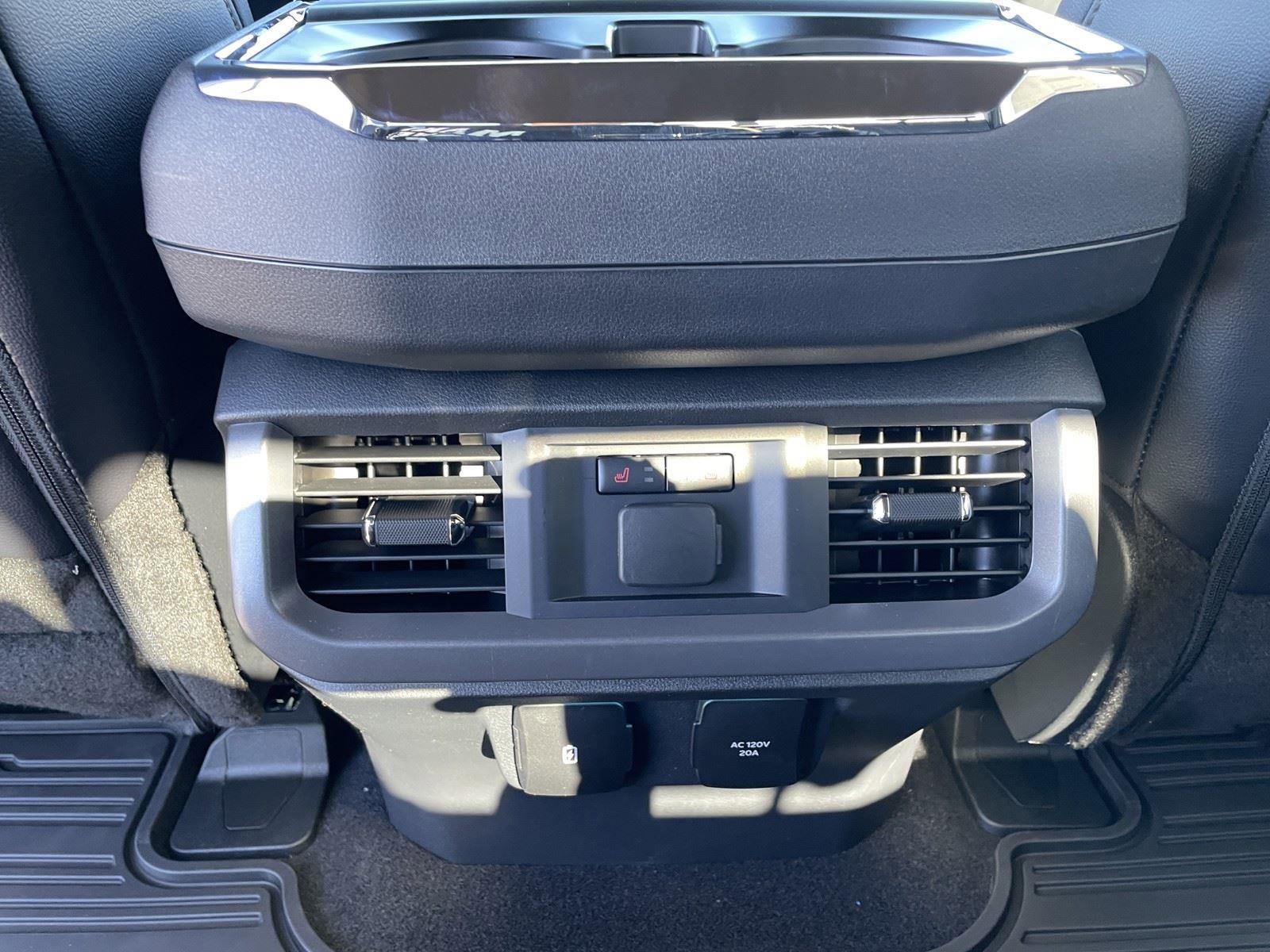 New 2025 Ford F150 Lariat w/ Equipment Group 502A High image 27