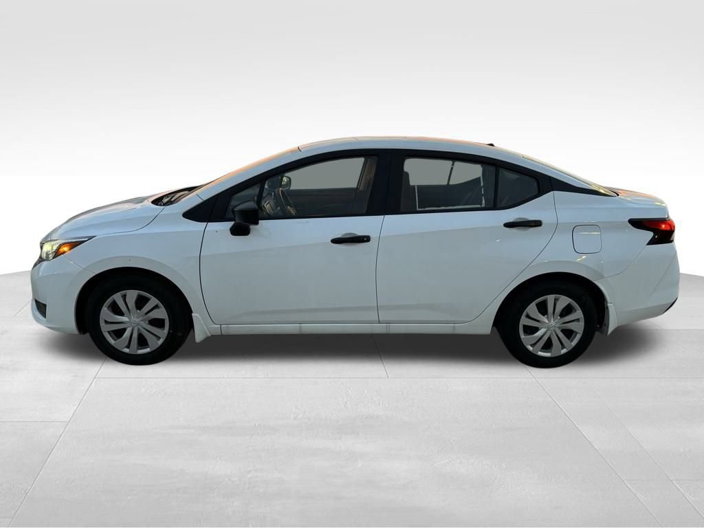 Used 2025 Nissan Versa S w/ Trunk Package image 3
