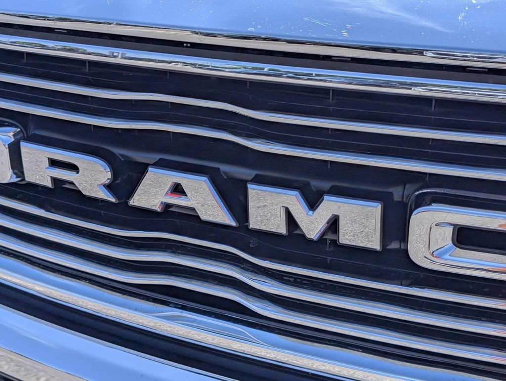 Used 2023 RAM 1500 Laramie AWD/4WD image 5
