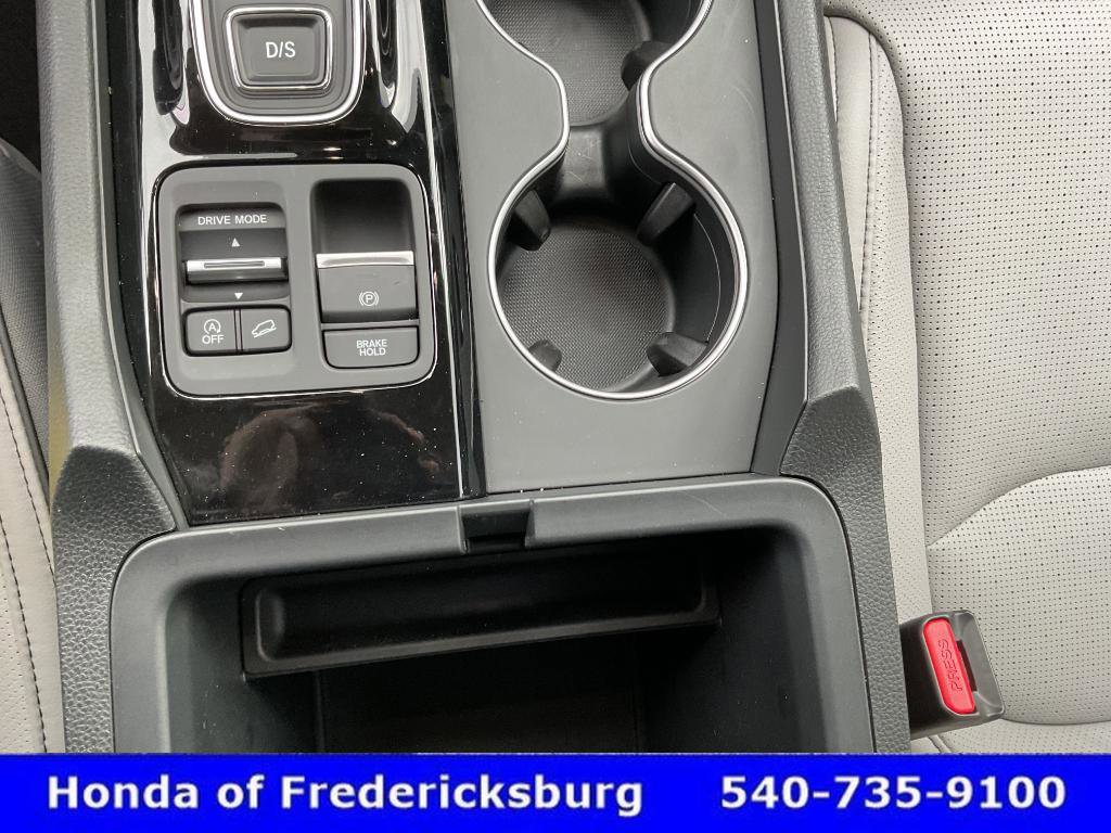 Used 2025 Honda Pilot Elite image 38