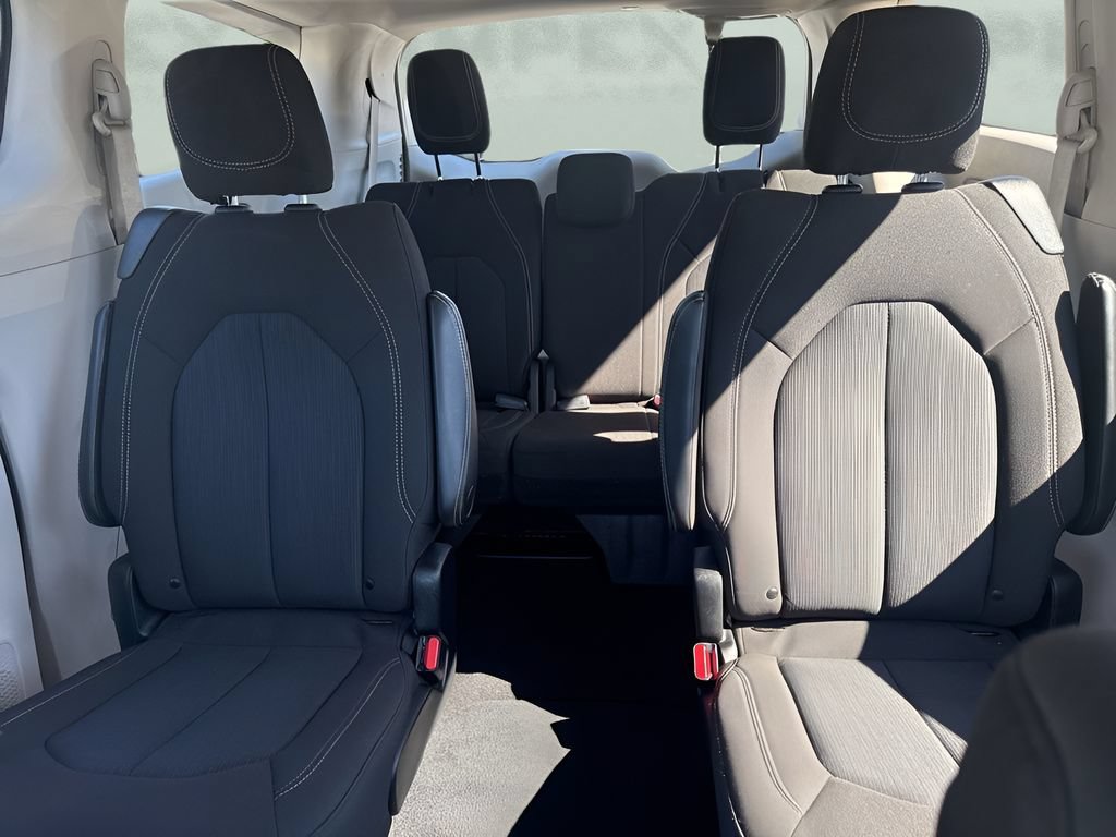 Used 2023 Chrysler Voyager LX FWD image 11