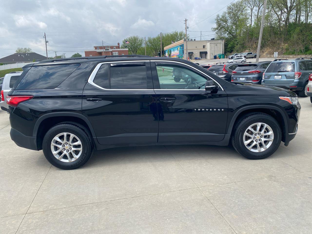 Used 2019 Chevrolet Traverse LT w/ LPO, Floor Liner Package AWD/4WD image 5