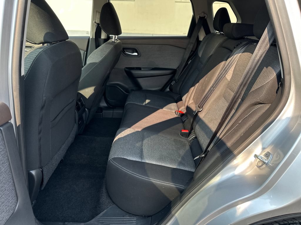 Used 2022 Nissan Rogue SV AWD/4WD image 15