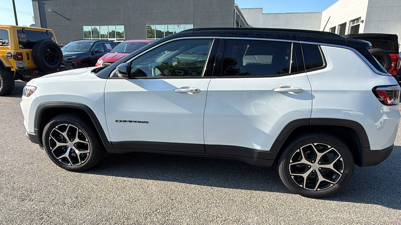 Used 2024 Jeep Compass Limited AWD/4WD image 11