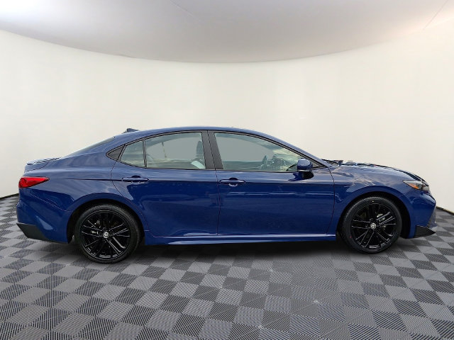 Used 2025 Toyota Camry SE FWD image 7