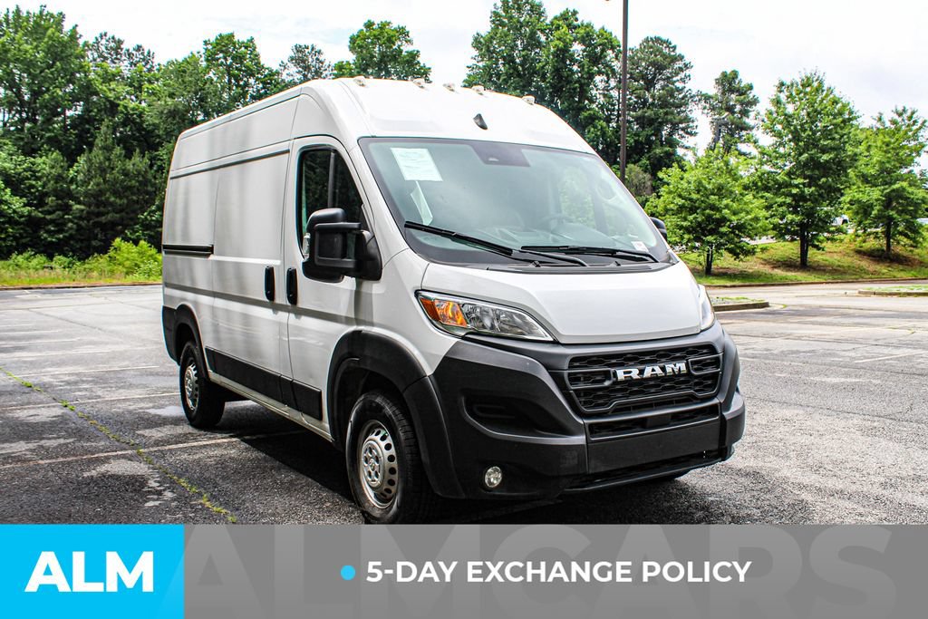 Used 2025 RAM ProMaster 2500 w/ Convenience Group FWD image 3