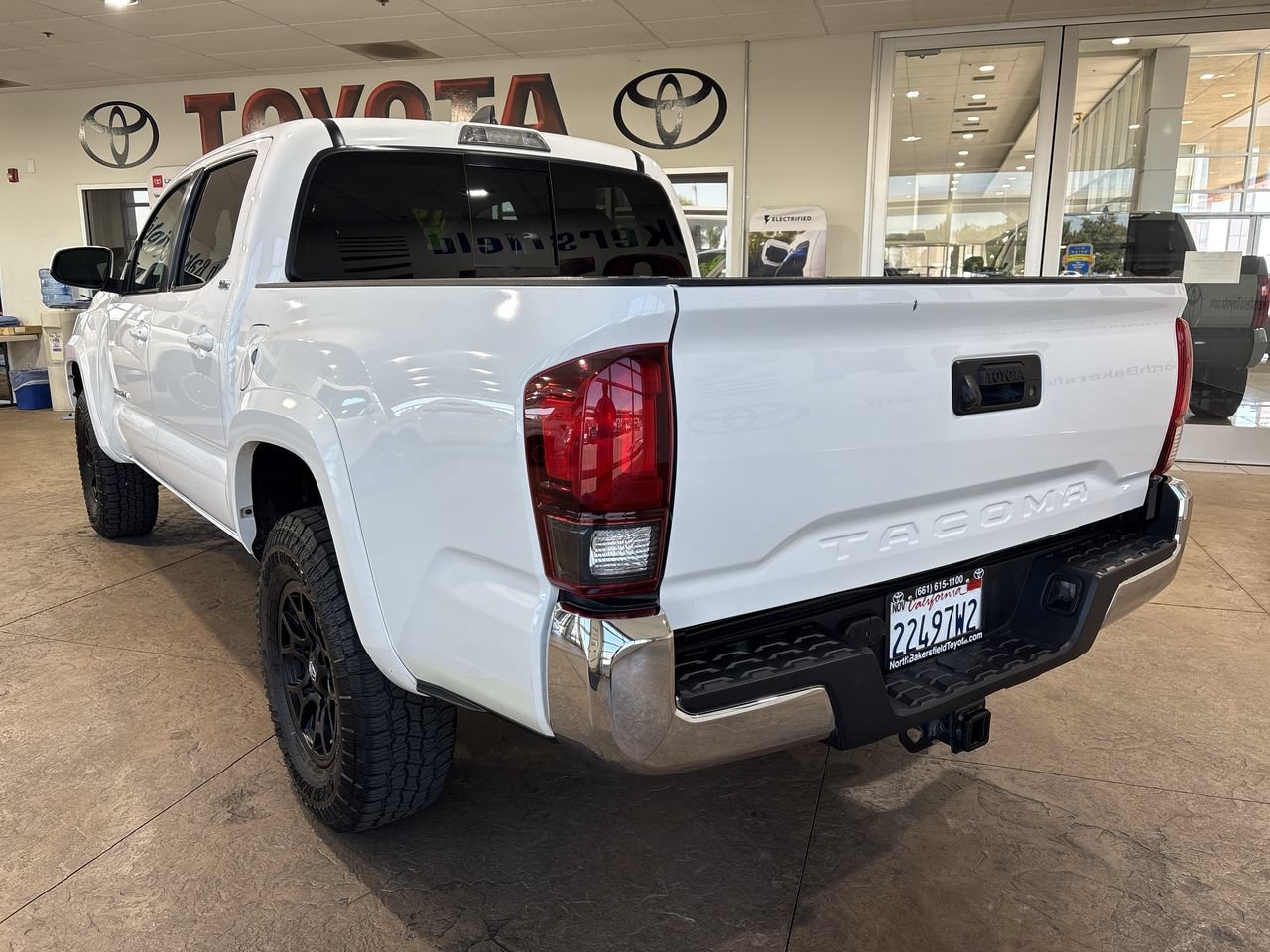 Used 2019 Toyota Tacoma SR5 AWD/4WD image 8